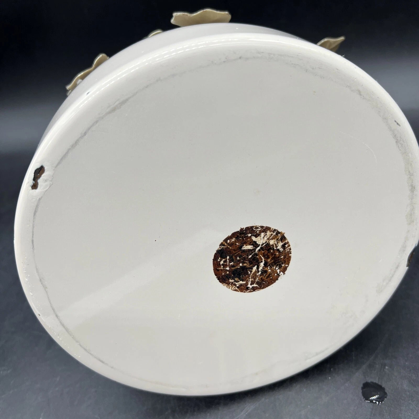 VTG Via Ancona White Enamel Whistling Tea Kettle Ivory, Green Knob Ivy Garland