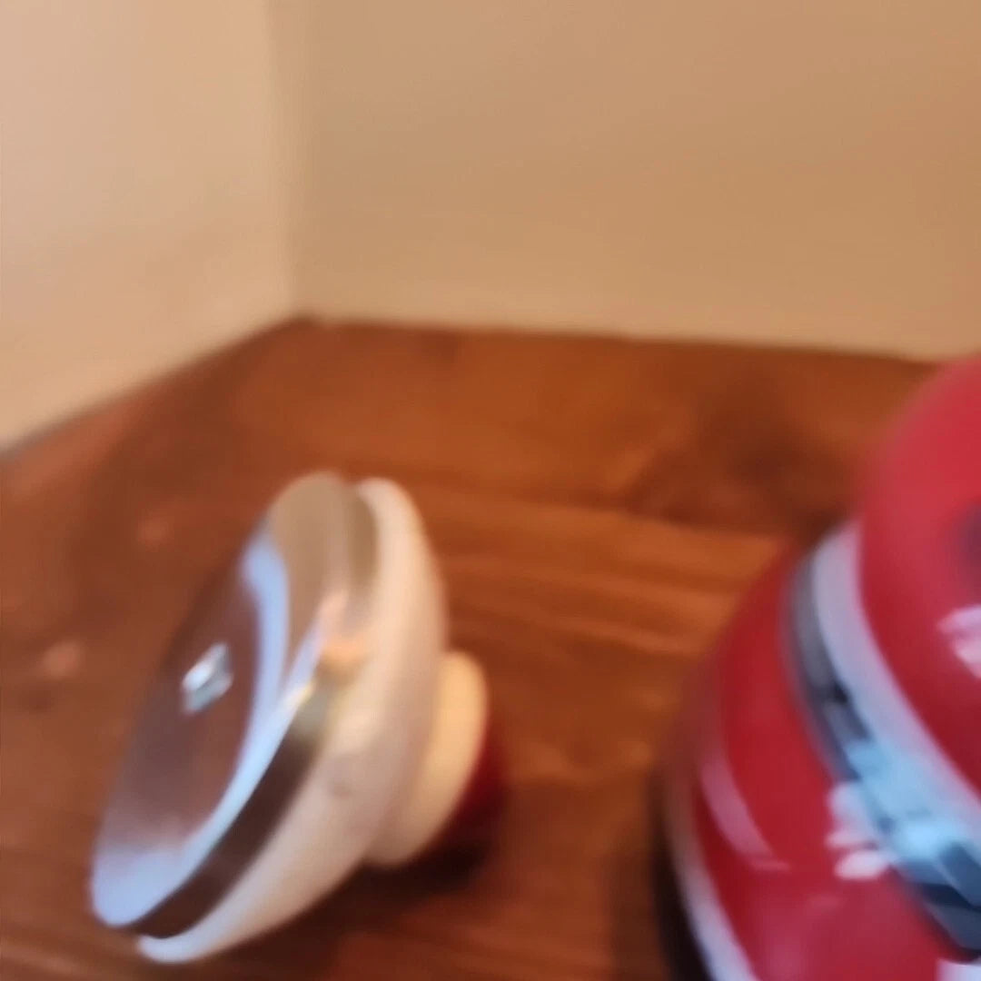 Vintage Santa Claus Enamel Whistling Tea Pot Kettle Holiday 3 Quart Christmas