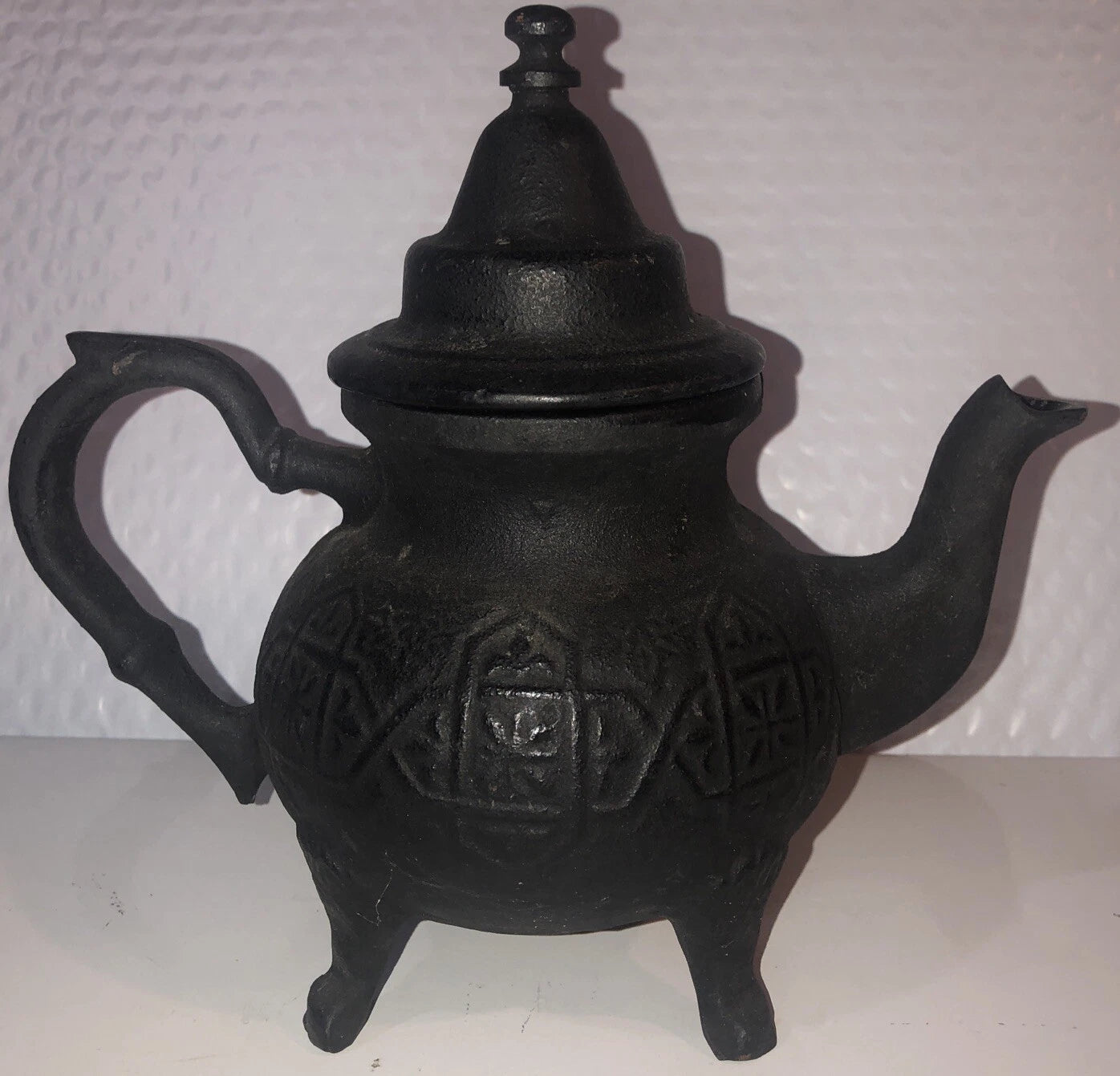 Ornate Vintage Cast Iron/Enamel Moroccan Style Tea Kettle 8" w/strainer basket