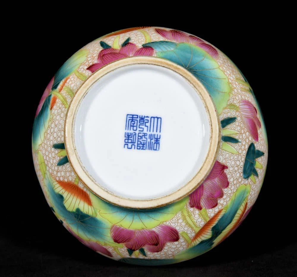 Qianlong Signed Old Chinese Colour Enamel Vase W/fish N3673