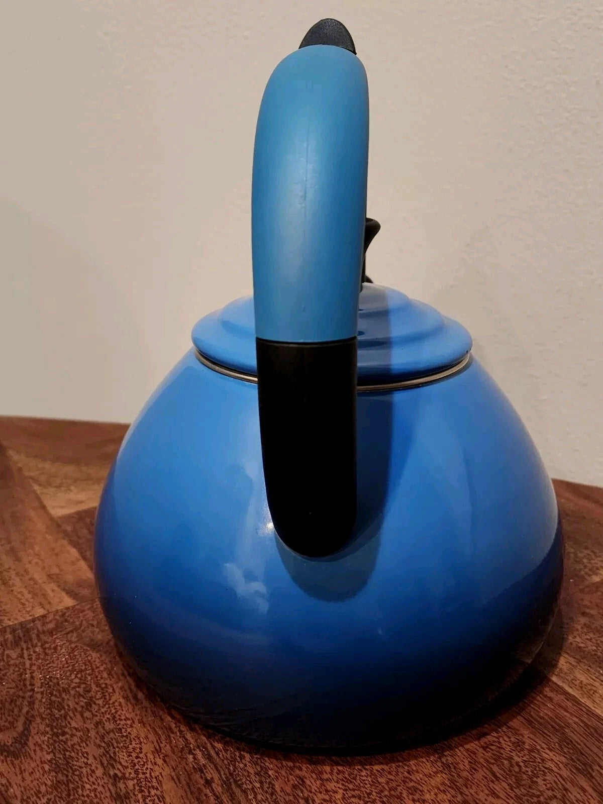 Le Creuset Blue Enamel On Steel Oolong Whistling Tea Kettle 1.6 qt Superb Condit