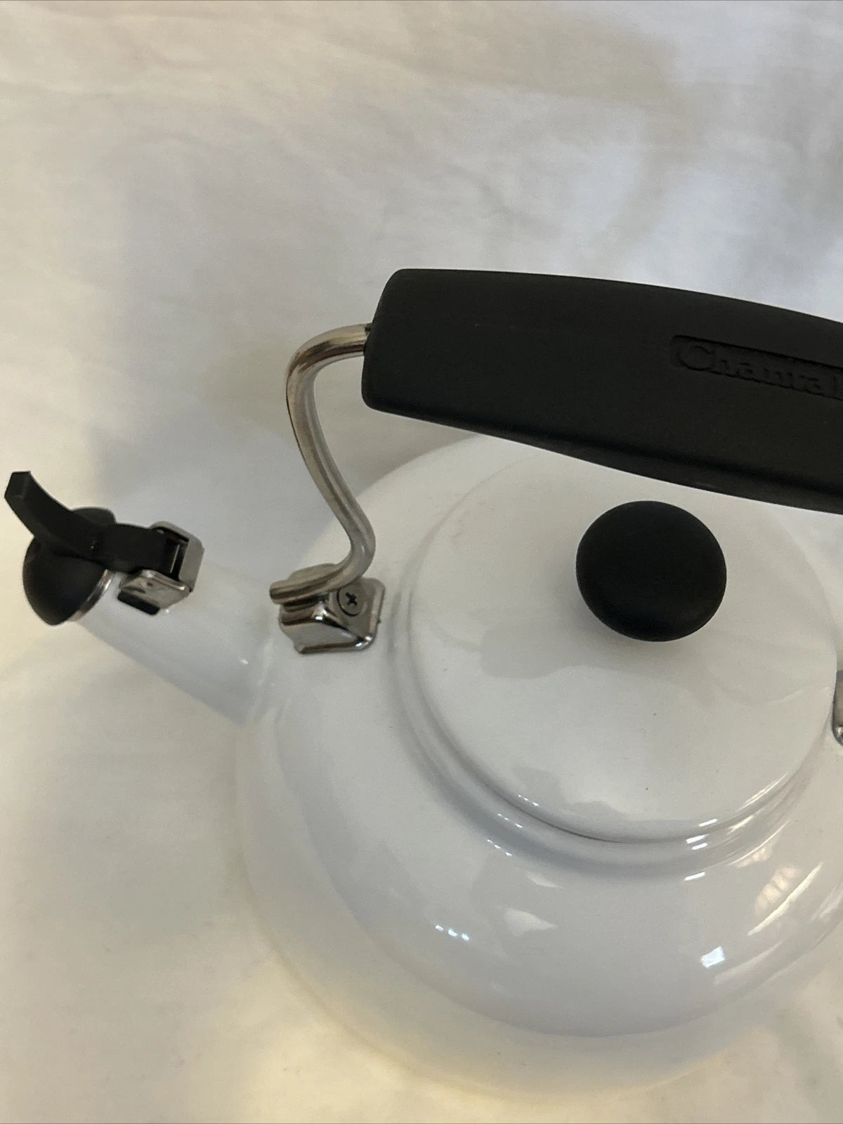 Chantal Enamel on Steel Vintage 1.7 Quart WHITE Whistling Tea Pot Kettle Preowne