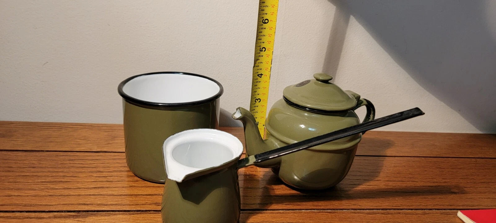 VINTAGE SET OF HUTA SILESIA ENAMEL WARE GREEN/WHITE CUP, TEA POT, WARMING POT