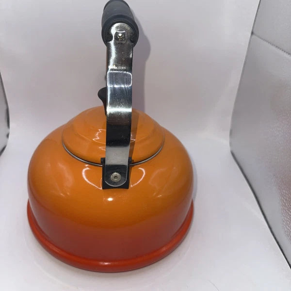 Le Creuset Orange Flame Enamel Whistling Tea Kettle Pot Sturdy Handle 1.7 Qt