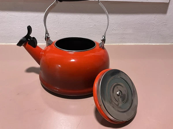 Le Creuset Red Cerise Tea Whistling Kettle 1.6L / 1.7 Qt Ombre Enamel Teapot
