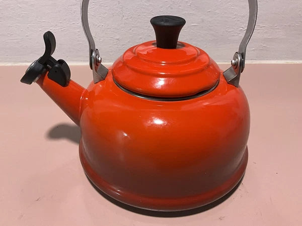 Le Creuset Red Cerise Tea Whistling Kettle 1.6L / 1.7 Qt Ombre Enamel Teapot