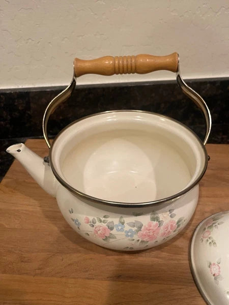 Pfaltzgraff Tea Rose Enamelware Kettle w/Lid