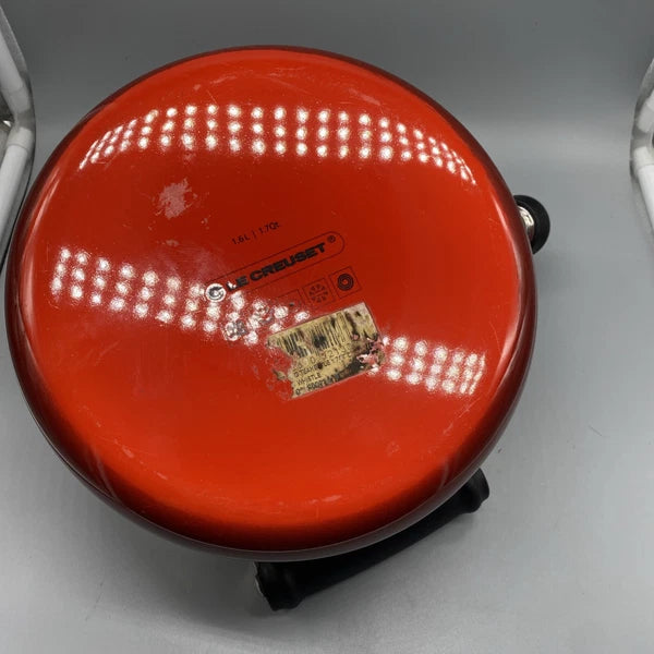 Le Creuset Classic Red Ombré Enamel Whistling Tea Kettle Pot 1.6 L / 1.7 Qt