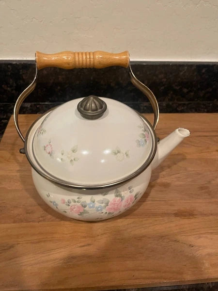 Pfaltzgraff Tea Rose Enamelware Kettle w/Lid
