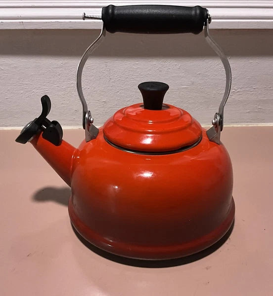 Le Creuset Red Cerise Tea Whistling Kettle 1.6L / 1.7 Qt Ombre Enamel Teapot