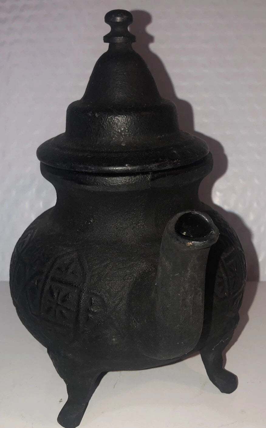 Ornate Vintage Cast Iron/Enamel Moroccan Style Tea Kettle 8" w/strainer basket