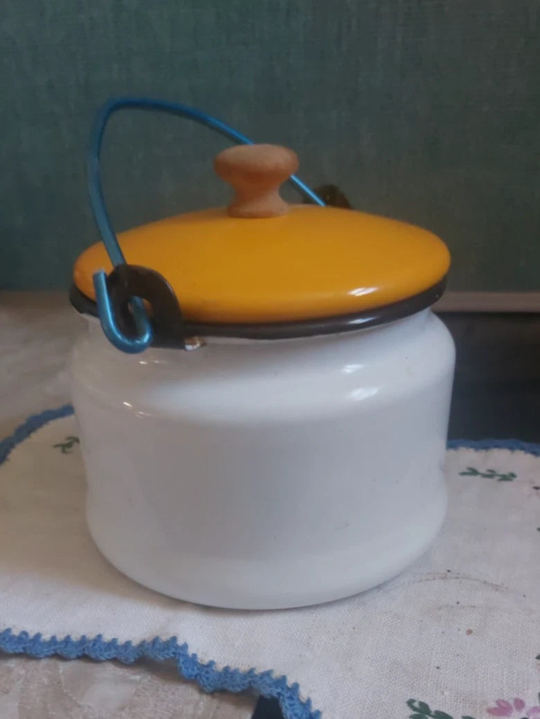 Vtg enamel ware tea kettle pitcher farmhouse chic yellow and white