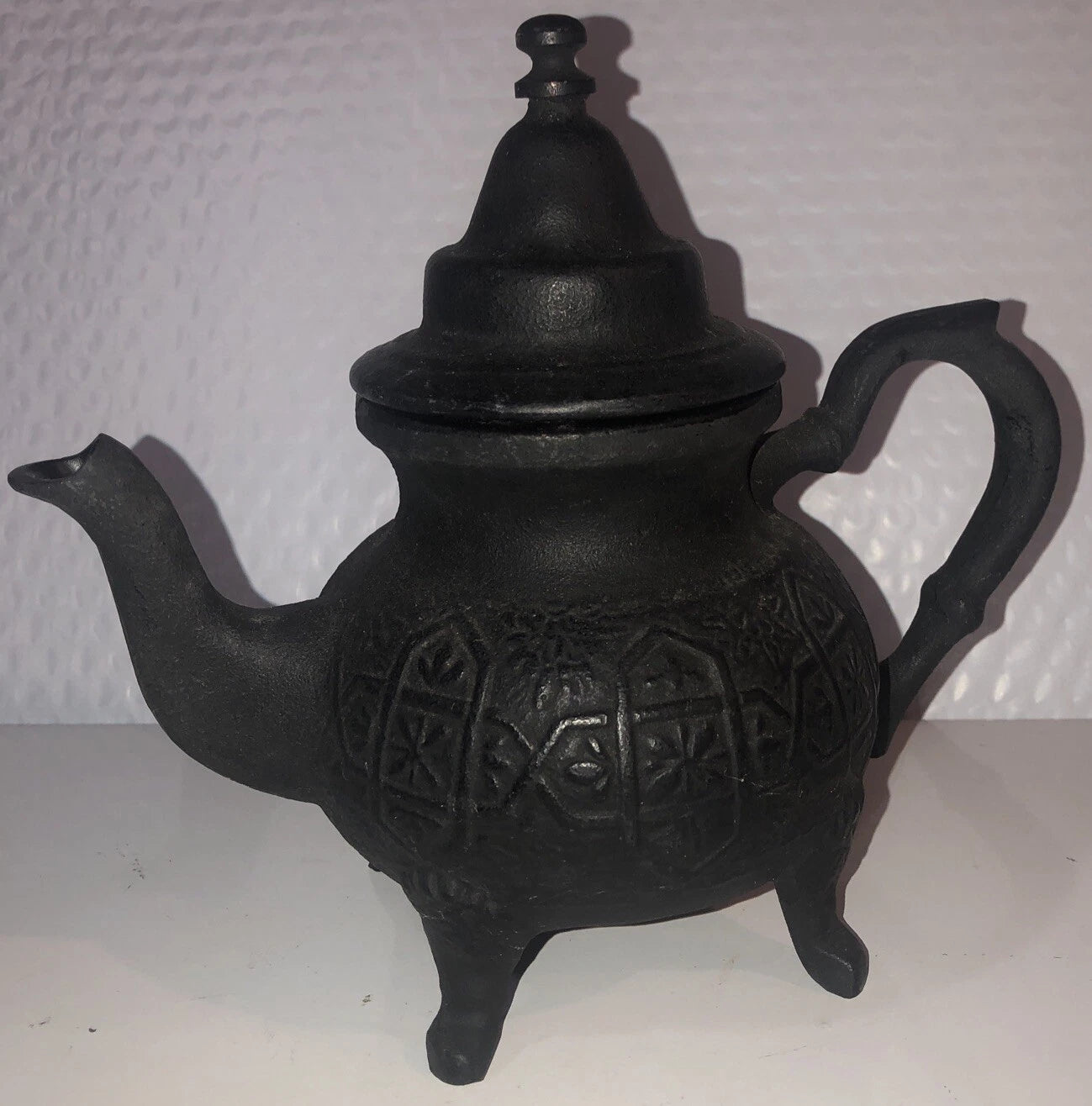 Ornate Vintage Cast Iron/Enamel Moroccan Style Tea Kettle 8" w/strainer basket