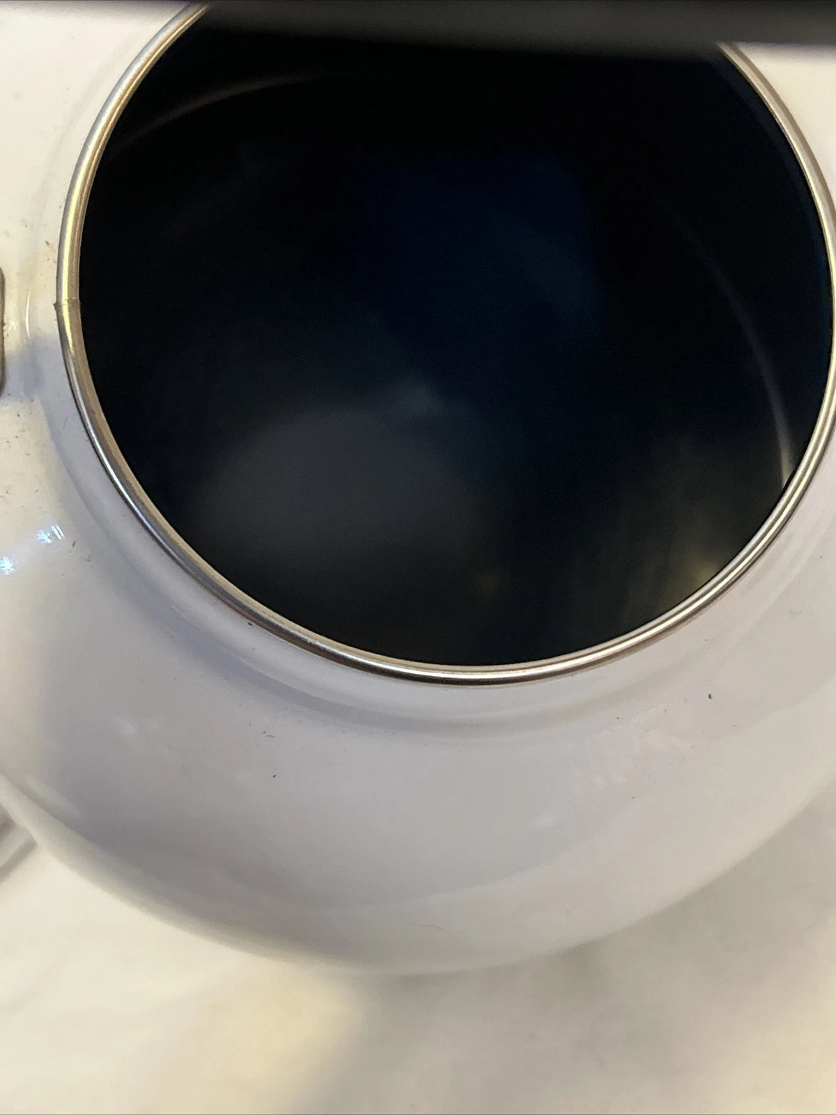 Chantal Enamel on Steel Vintage 1.7 Quart WHITE Whistling Tea Pot Kettle Preowne