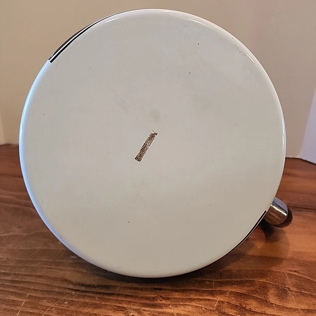 Vintage Santa Claus Enamel Whistling Tea Pot Kettle Holiday 3 Quart Christmas