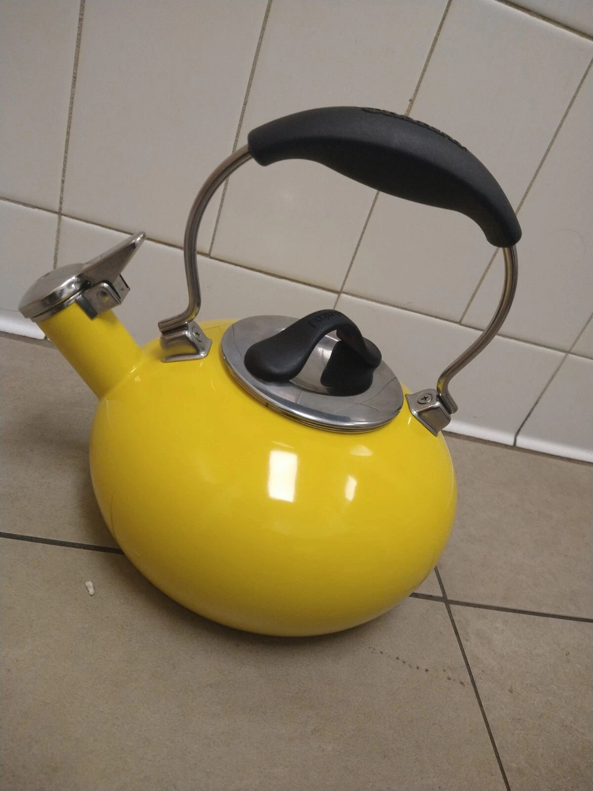 Chantal Vintage Whistling Tea Kettle Tea Pot Enamel On Steel Canary Yellow