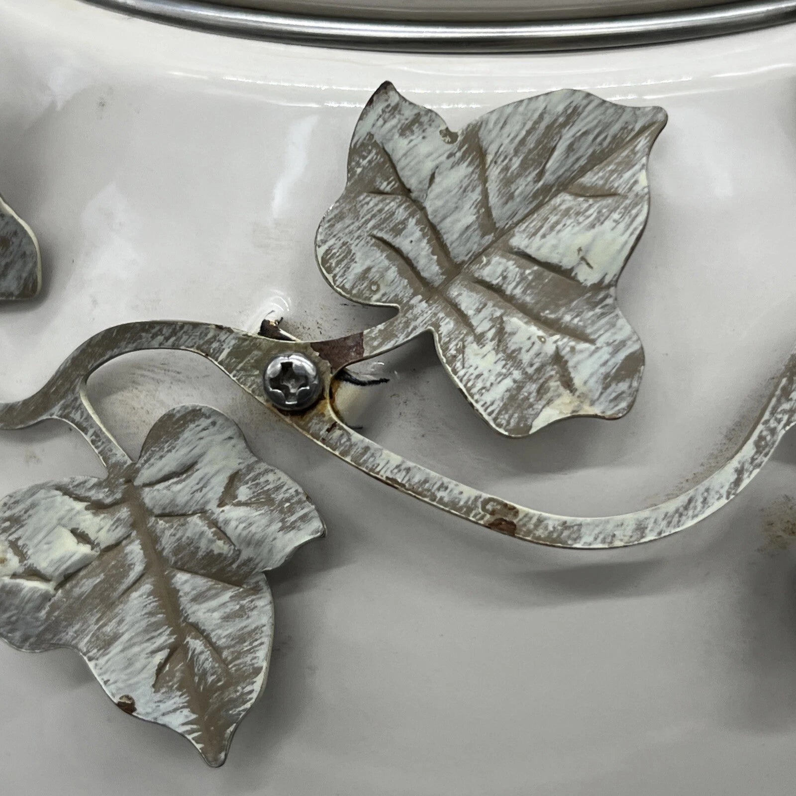 VTG Via Ancona White Enamel Whistling Tea Kettle Ivory, Green Knob Ivy Garland