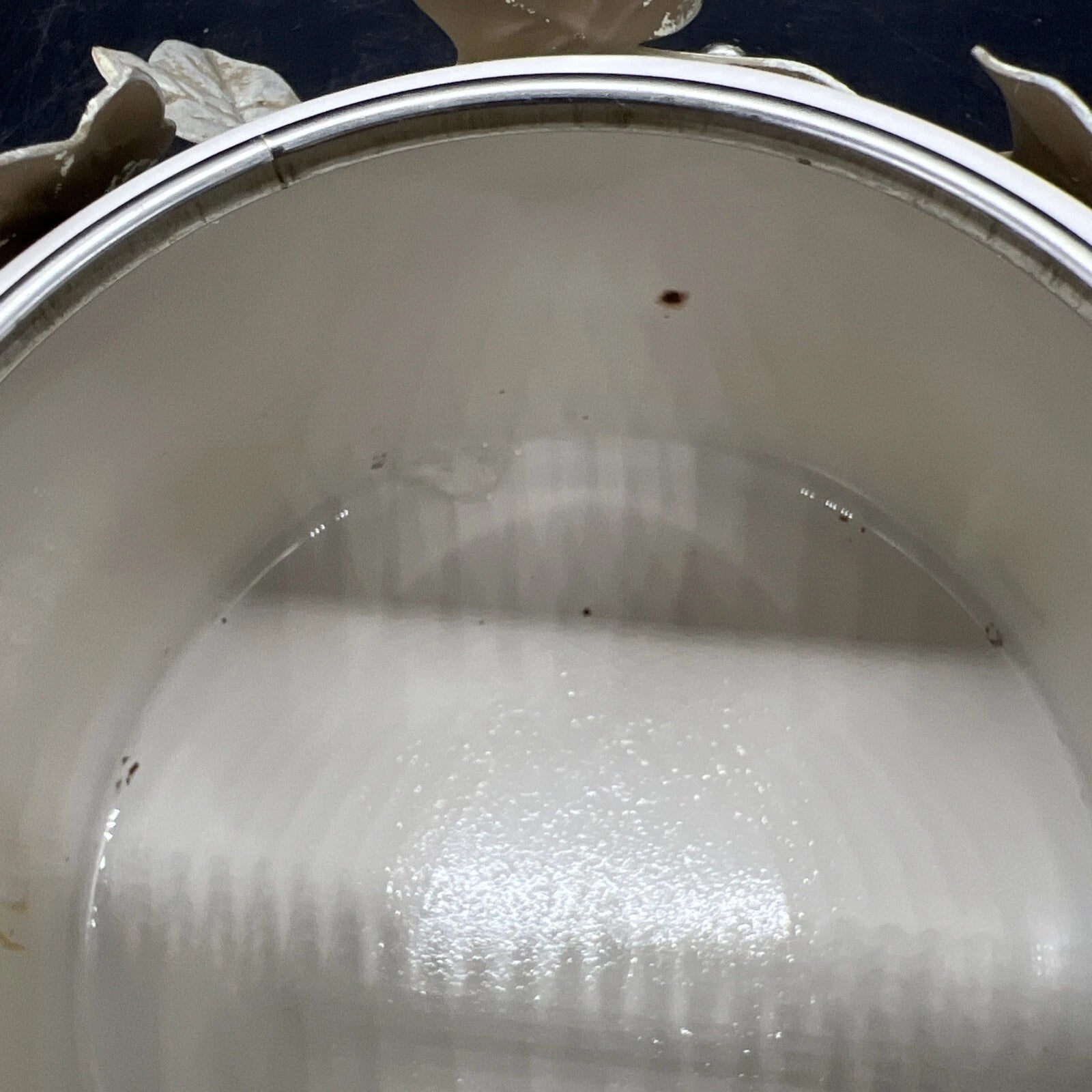 VTG Via Ancona White Enamel Whistling Tea Kettle Ivory, Green Knob Ivy Garland