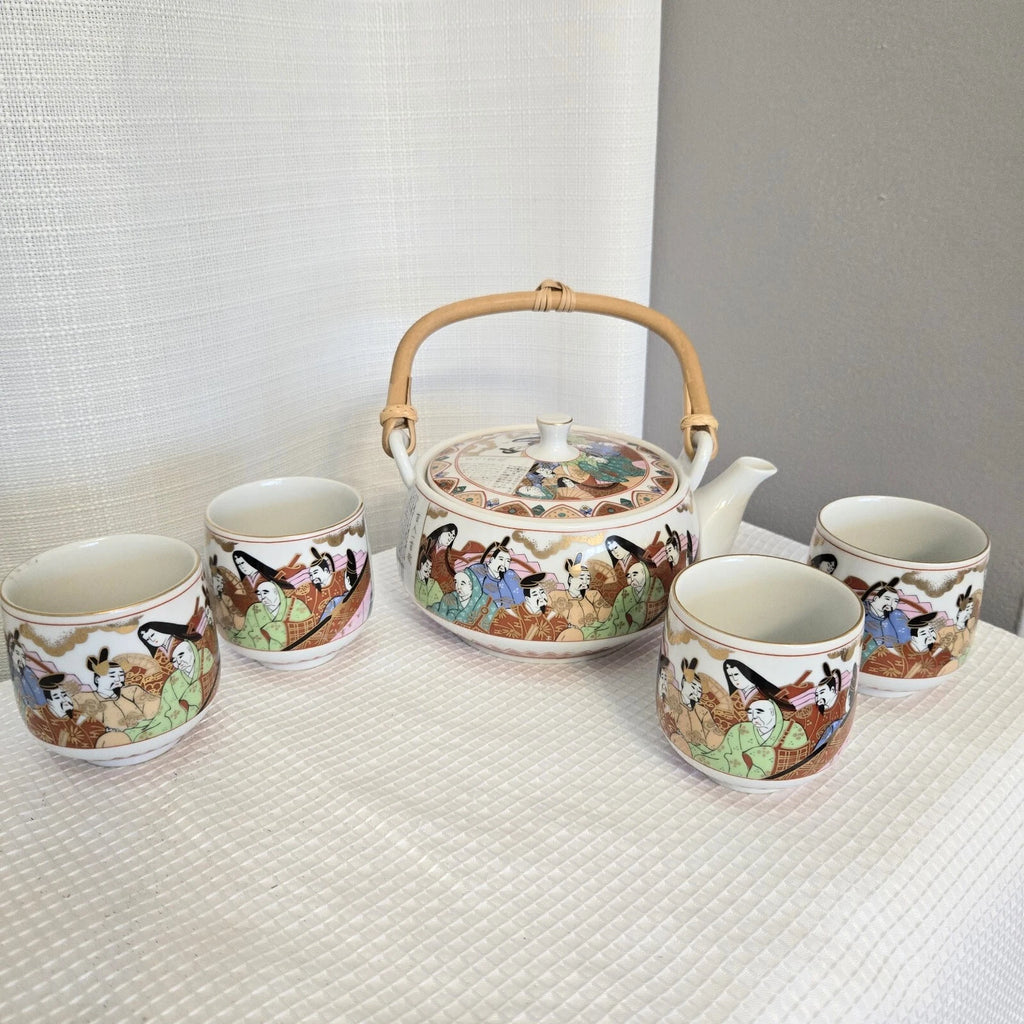 Vtg Porcelain Loose Leaf Teapot 4 Cups Oriental Design People Bamboo Handle