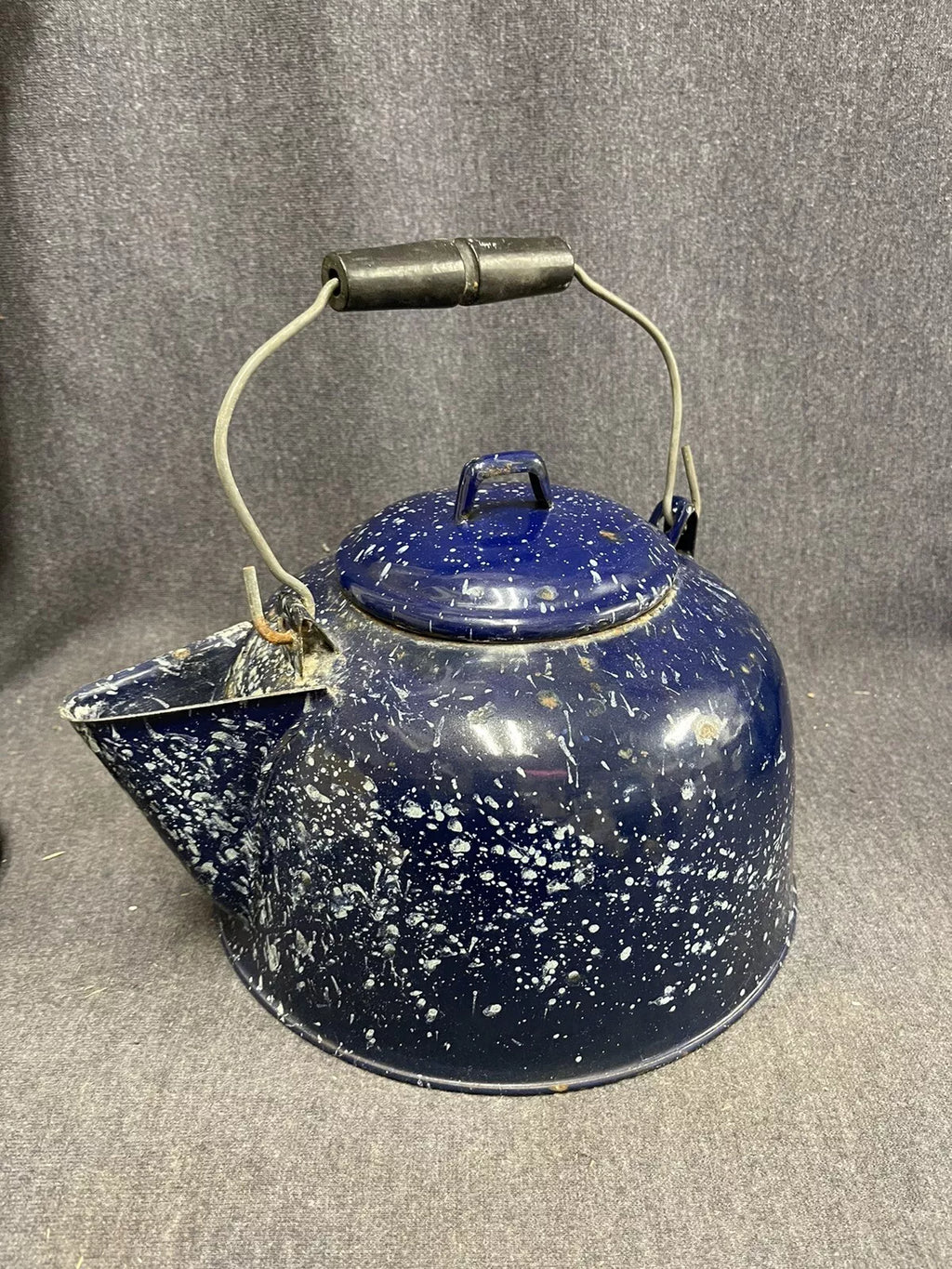 LARGE 9.25” Vintage Retro Enamelware Teapot Blue Speckled Enamel Granite Ware