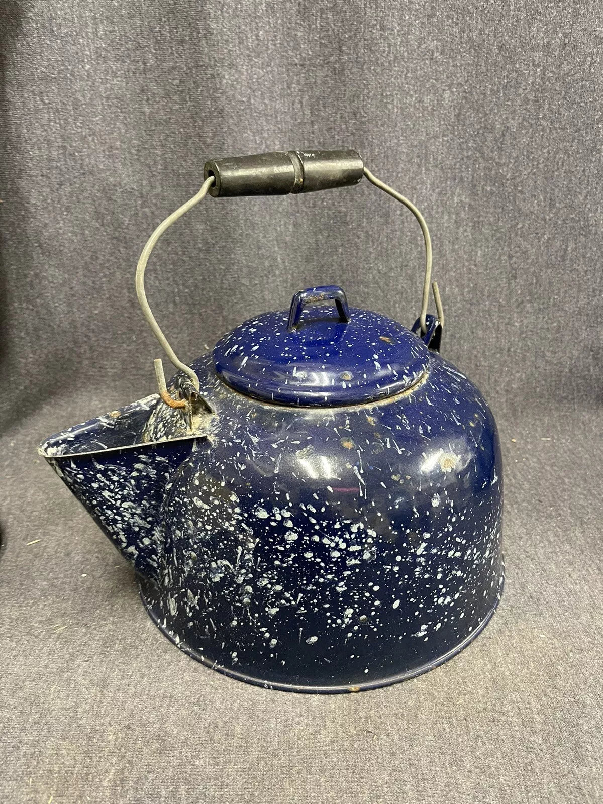 LARGE 9.25” Vintage Retro Enamelware Teapot Blue Speckled Enamel Granite Ware