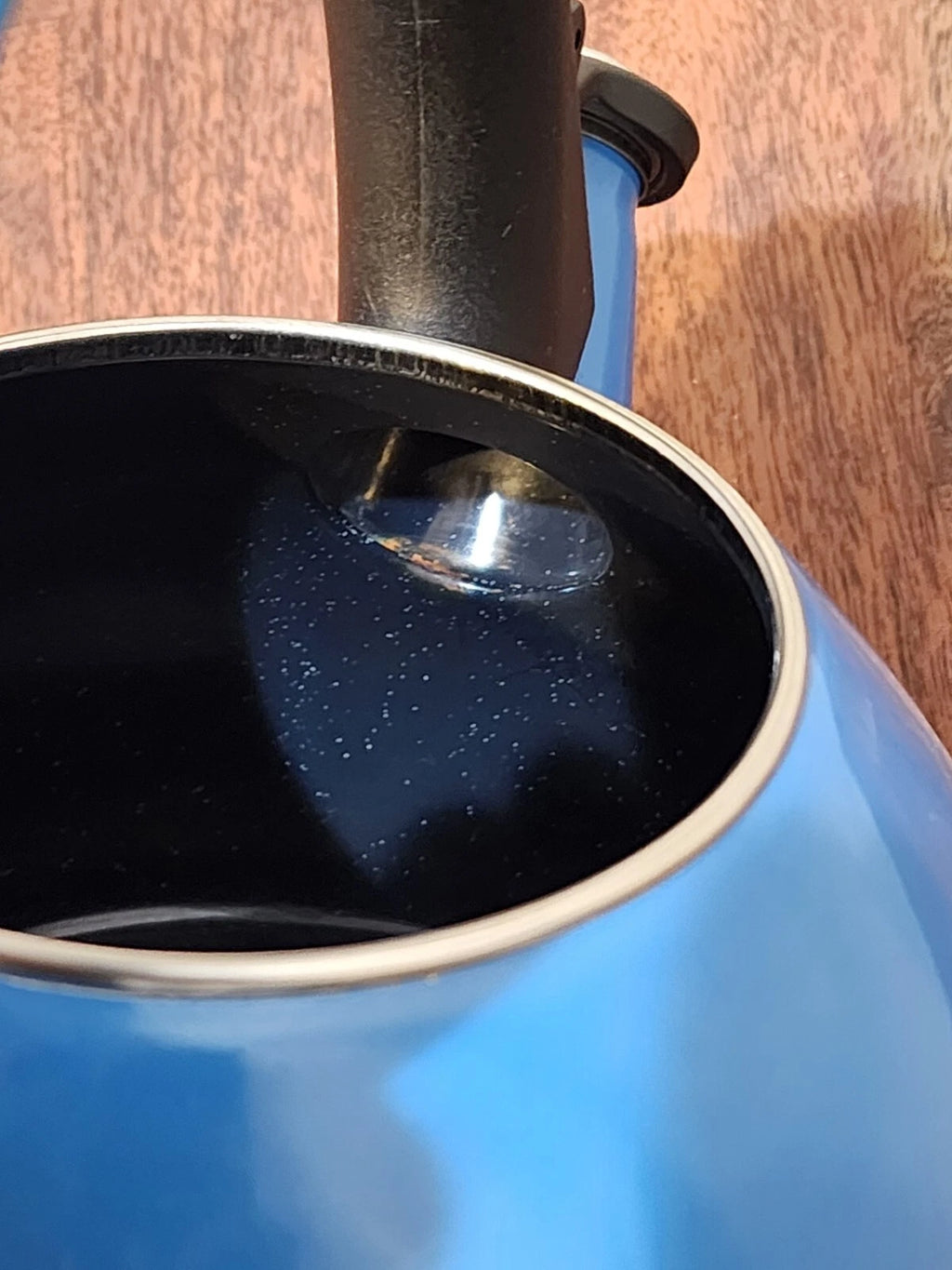 Le Creuset Blue Enamel On Steel Oolong Whistling Tea Kettle 1.6 qt Superb Condit