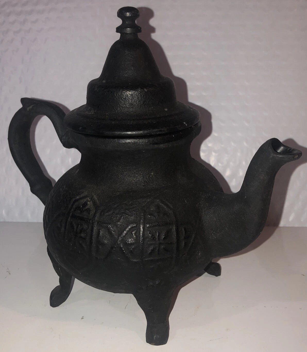 Ornate Vintage Cast Iron/Enamel Moroccan Style Tea Kettle 8" w/strainer basket