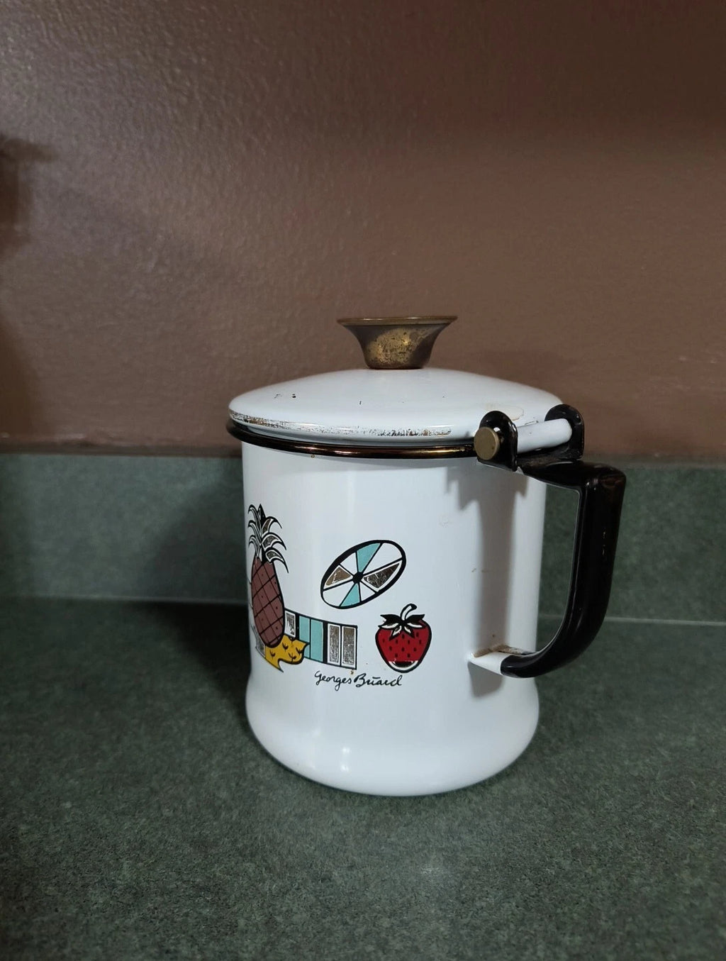 GEORGES BRIARD MCM ENAMELWARE TEA POT WHITE PINEAPPLE LEAVES STRAWBERRY BLACK