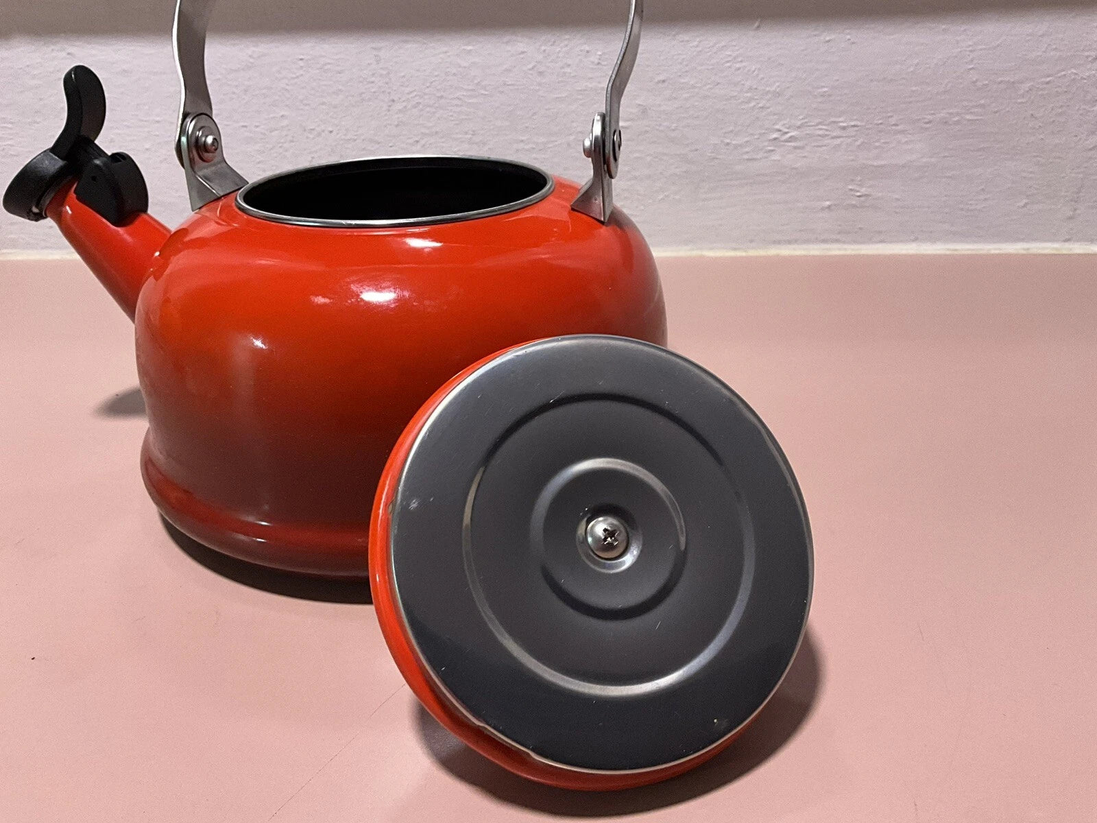 Le Creuset Red Cerise Tea Whistling Kettle 1.6L / 1.7 Qt Ombre Enamel Teapot