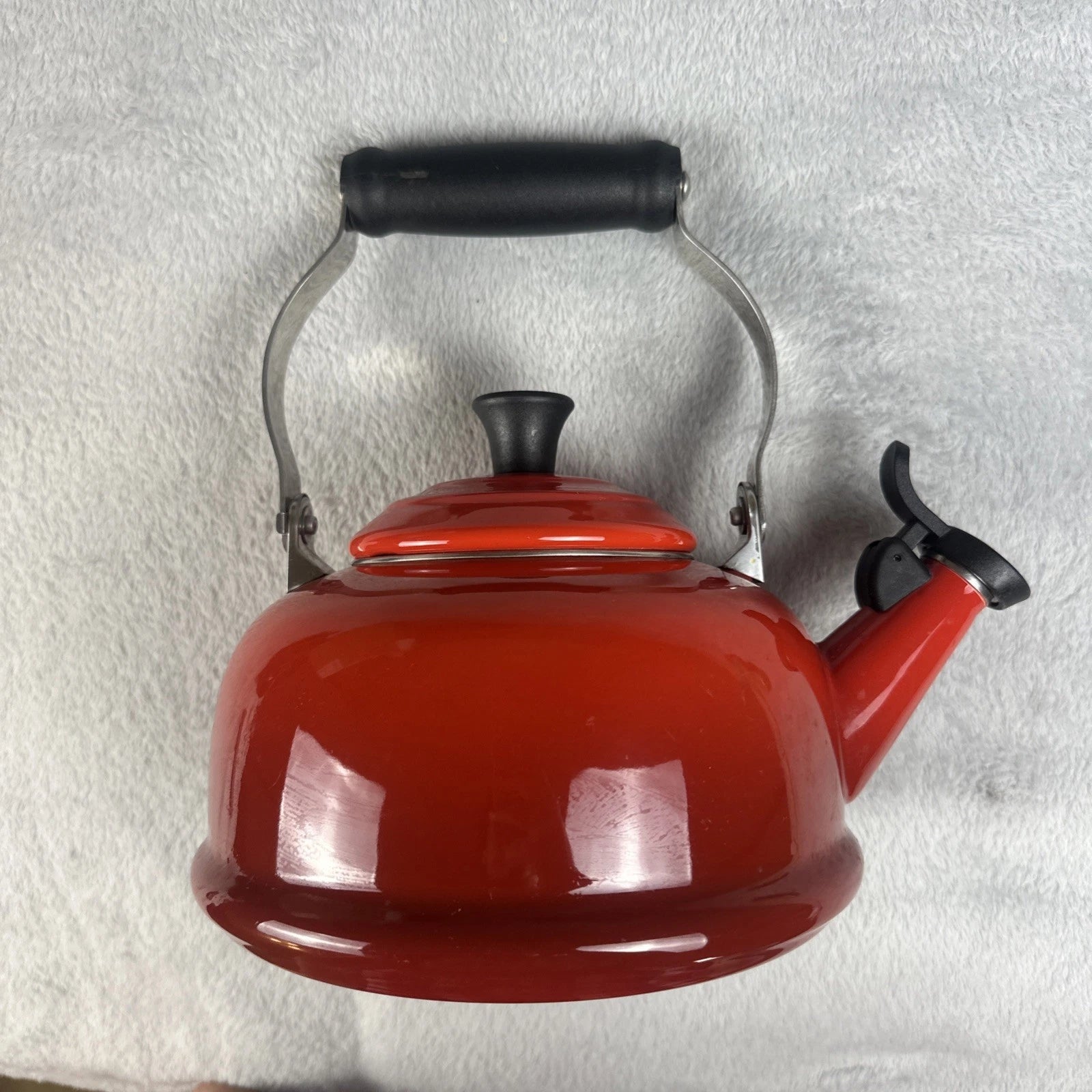 Le Creuset Kettle Enamel On Steel Whistling 1.7Qt (1.6 L) Tea  Cerise Cherry Red
