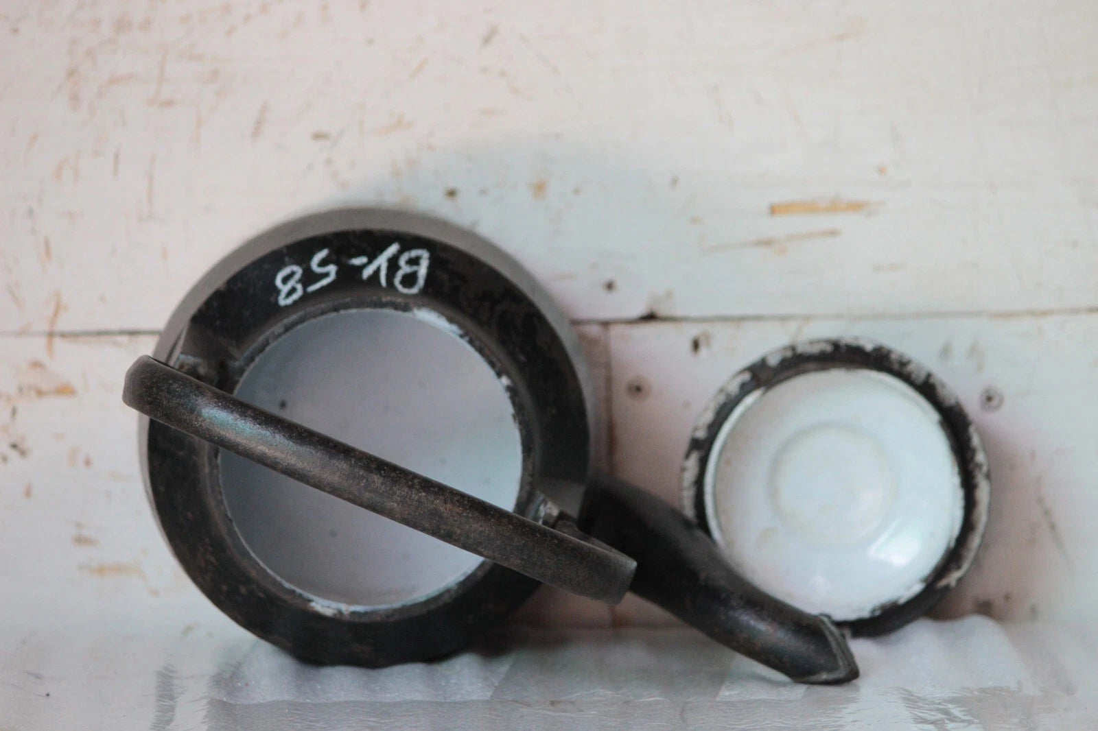 Enamel Inside Vintage Tea Kettle Cast Iron 2½Pints Kitchenware Made in England