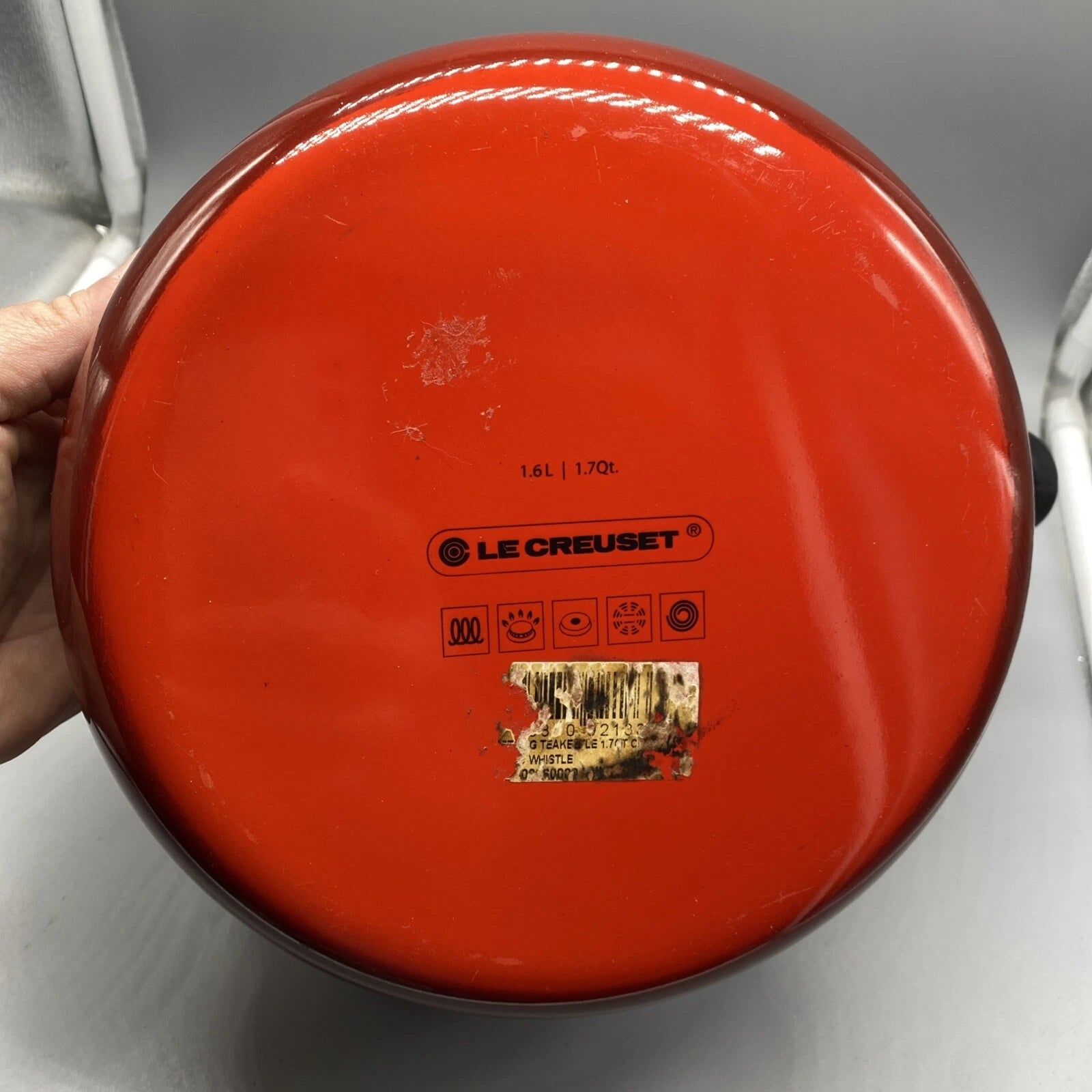 Le Creuset Classic Red Ombré Enamel Whistling Tea Kettle Pot 1.6 L / 1.7 Qt