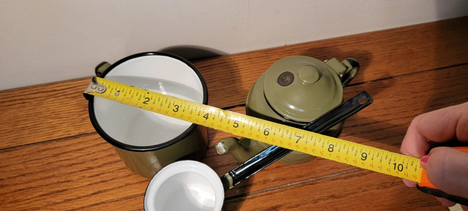 VINTAGE SET OF HUTA SILESIA ENAMEL WARE GREEN/WHITE CUP, TEA POT, WARMING POT