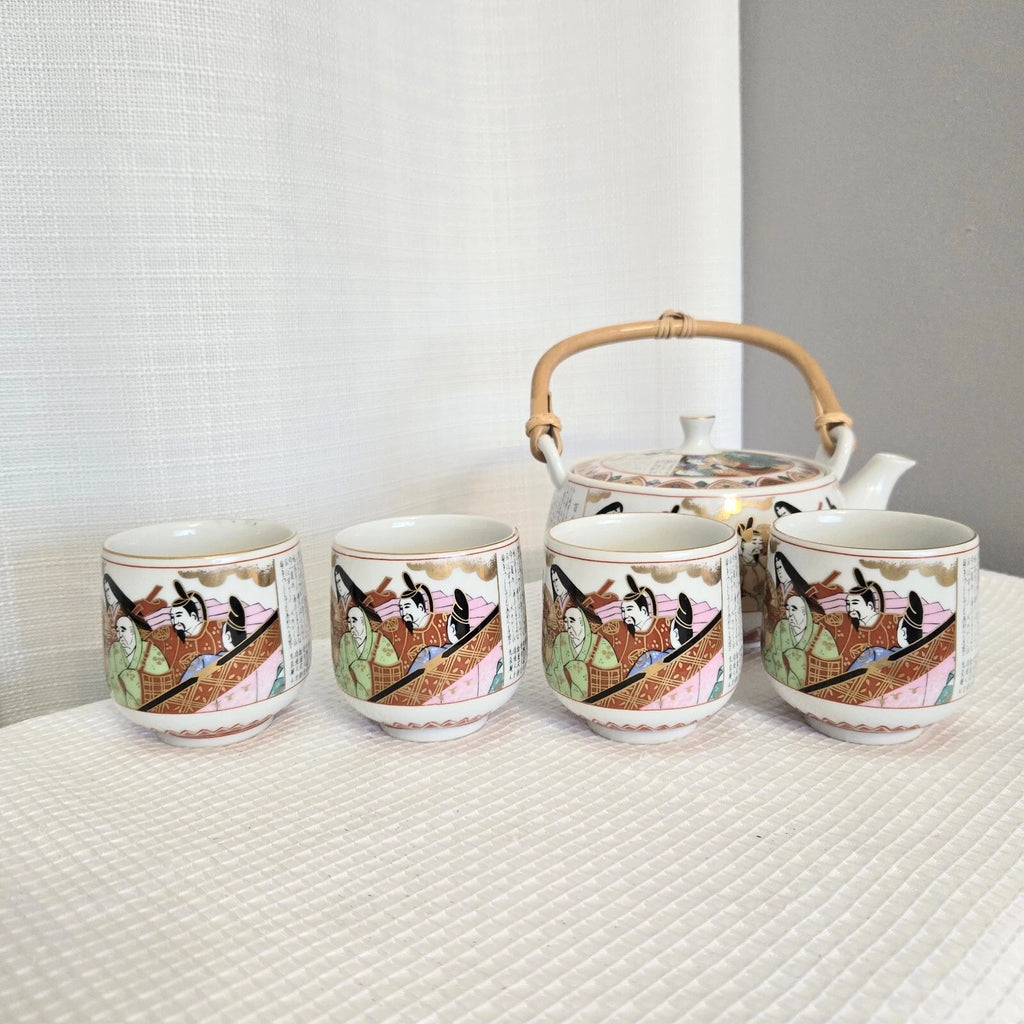 Vtg Porcelain Loose Leaf Teapot 4 Cups Oriental Design People Bamboo Handle