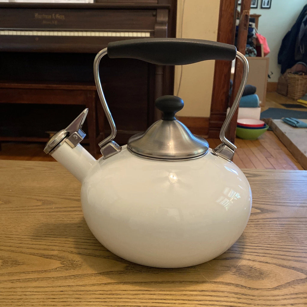 Chantal Tea Kettle White Enamel On Steel 1.7 Qt