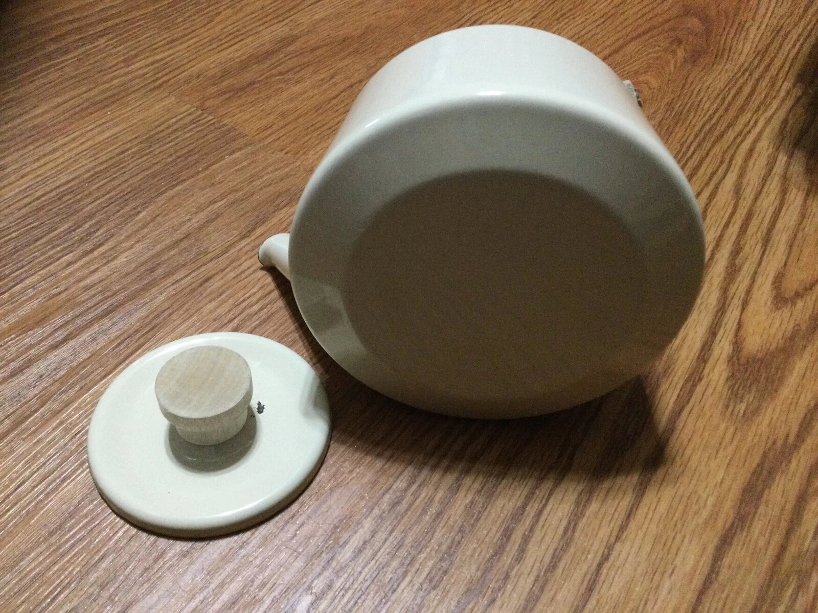 Vintage Enamel Tea Kettle Ivory AS IS Shows Some Rust