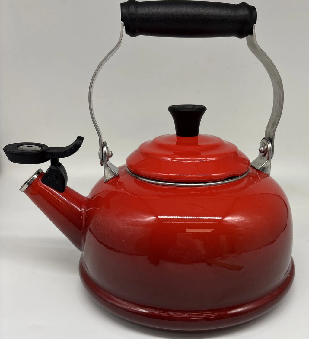 Le Creuset Whistling Tea Kettle Teapot Cerise Ombre 1.7 Qt Enamel On Steel
