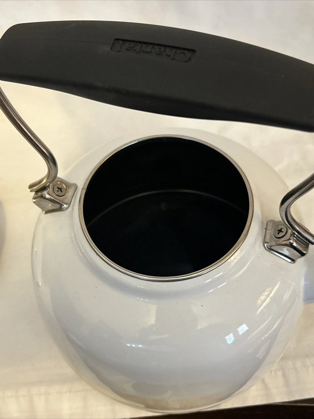 Chantal Enamel on Steel Vintage 1.7 Quart WHITE Whistling Tea Pot Kettle Preowne