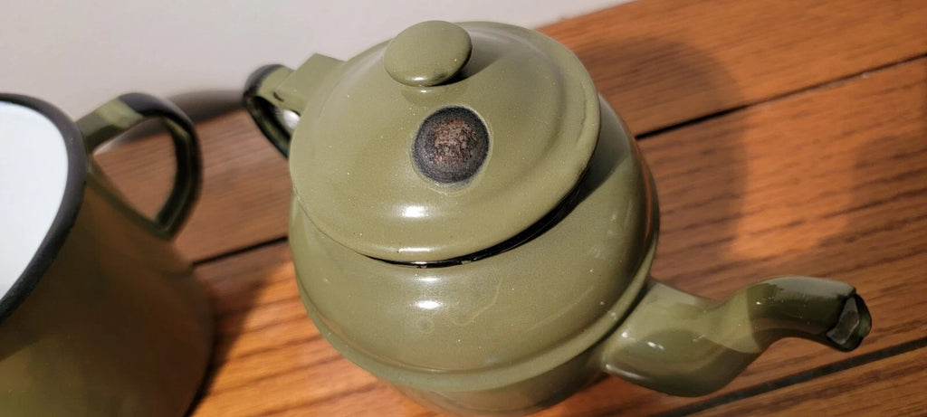 VINTAGE SET OF HUTA SILESIA ENAMEL WARE GREEN/WHITE CUP, TEA POT, WARMING POT