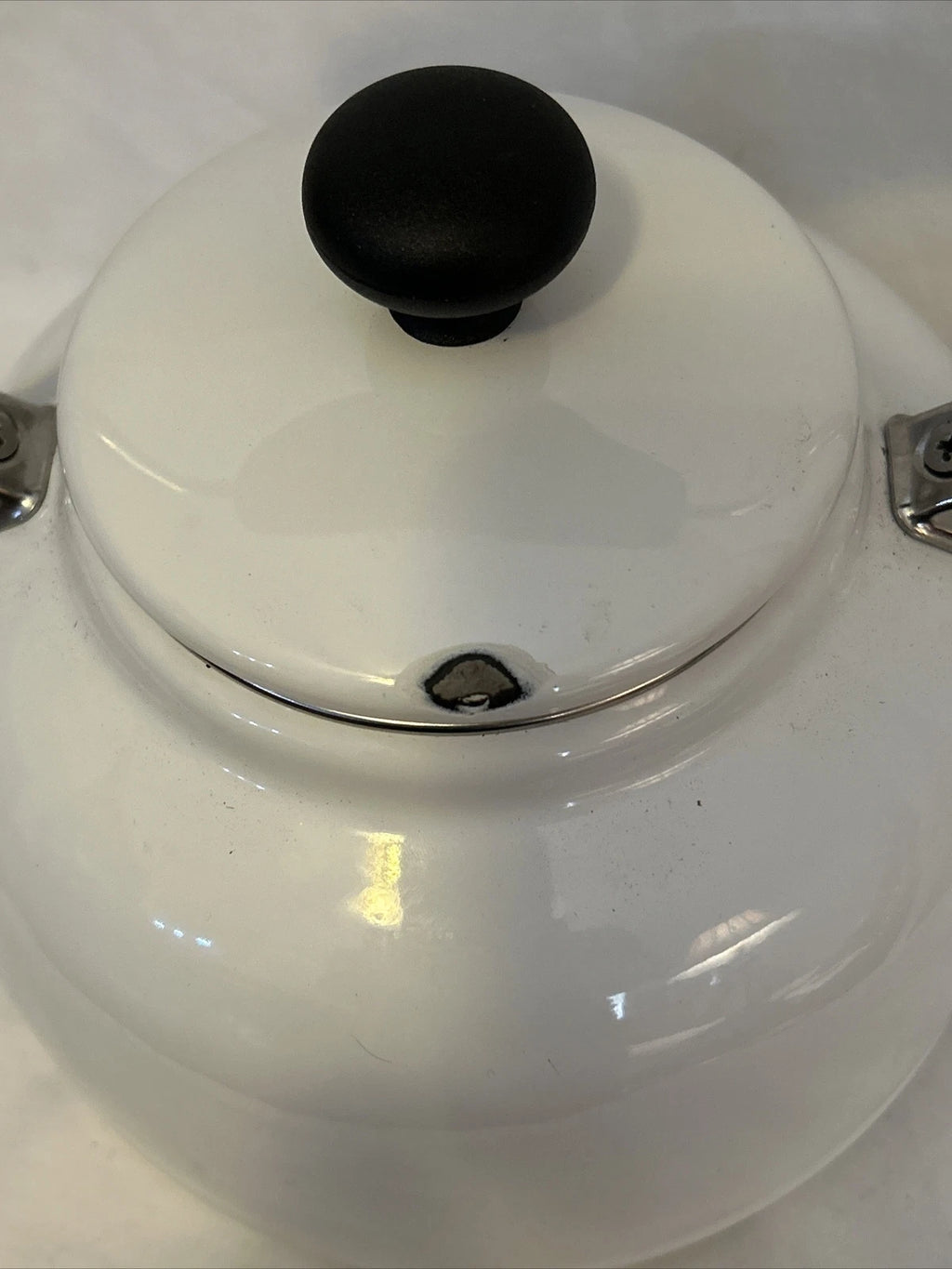 Chantal Enamel on Steel Vintage 1.7 Quart WHITE Whistling Tea Pot Kettle Preowne