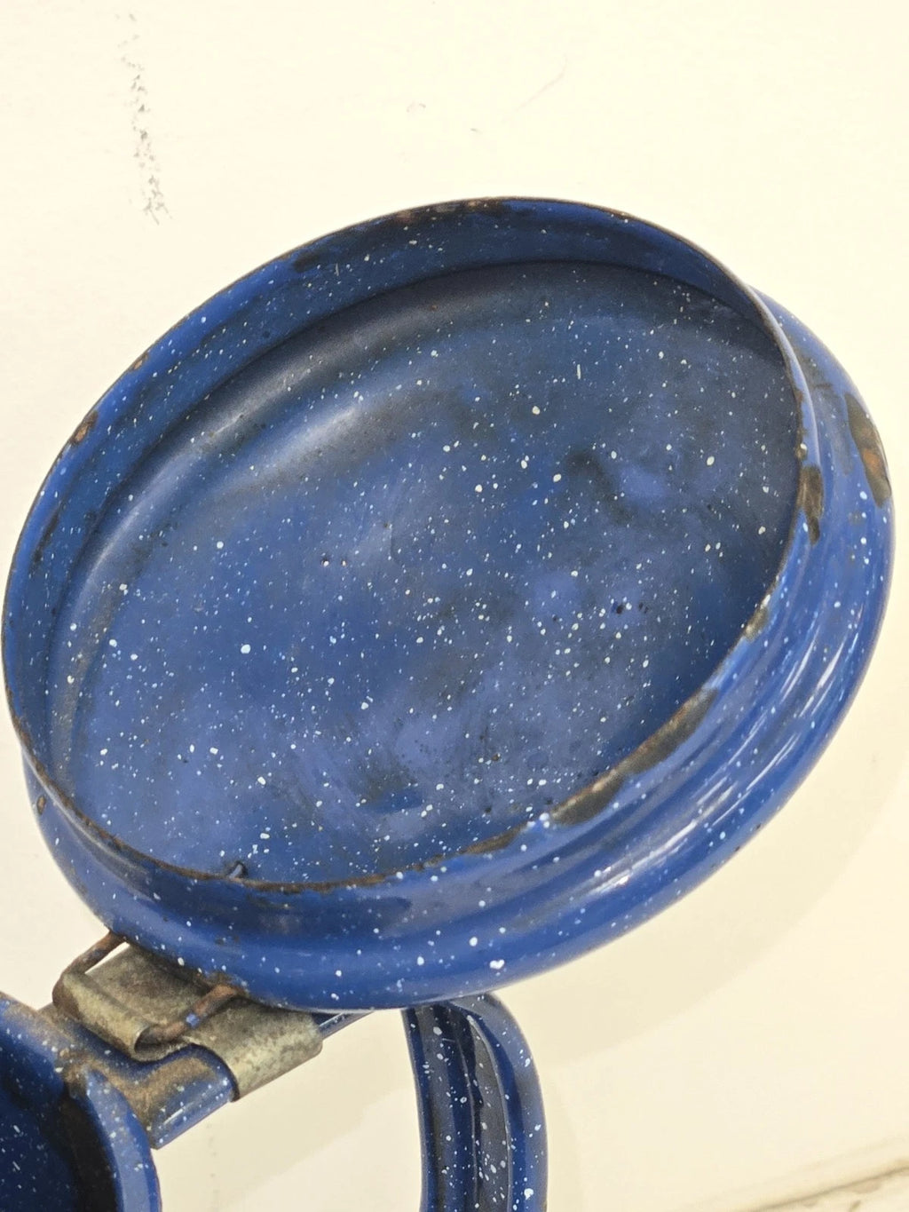 VTG Appropriately Rusted Blue Enamelware Small Camping Tea Coffee Pot