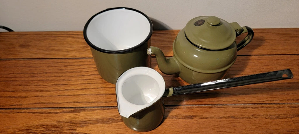 VINTAGE SET OF HUTA SILESIA ENAMEL WARE GREEN/WHITE CUP, TEA POT, WARMING POT
