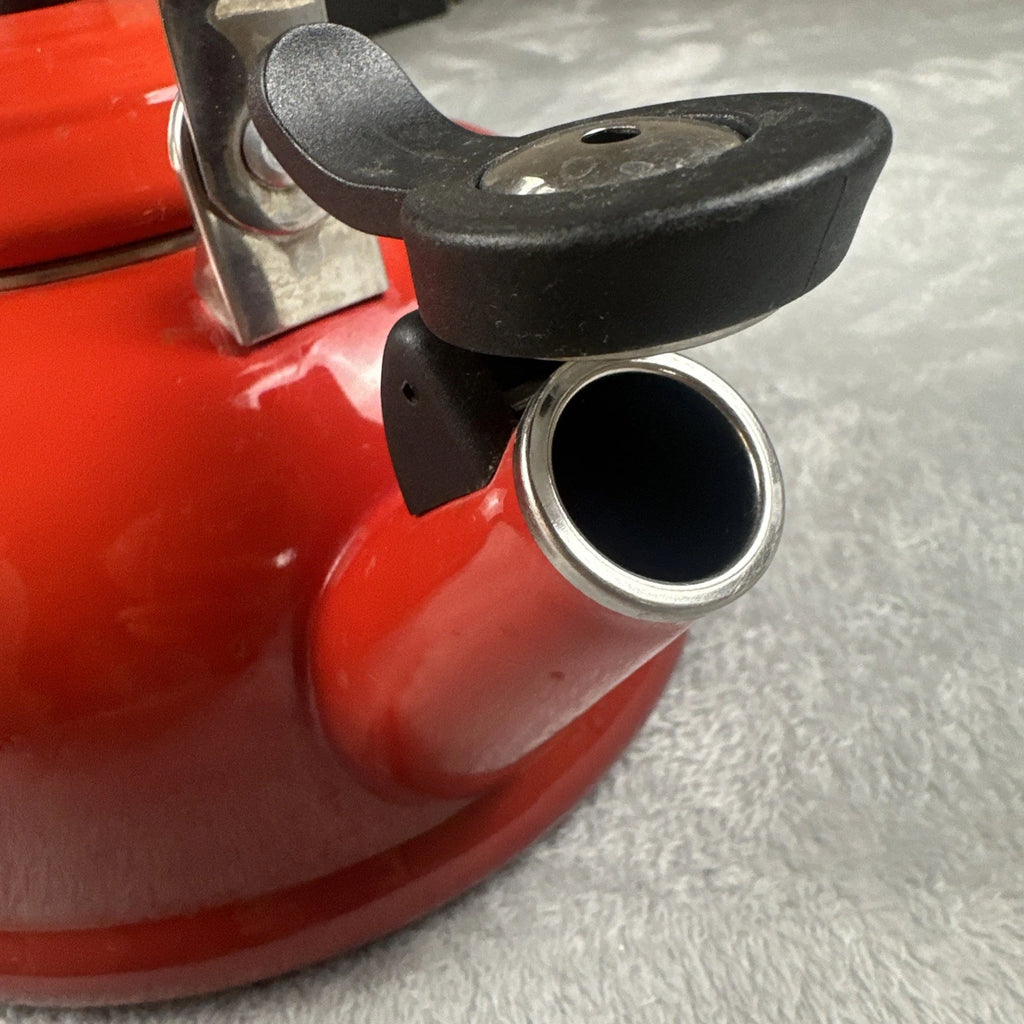Le Creuset Kettle Enamel On Steel Whistling 1.7Qt (1.6 L) Tea  Cerise Cherry Red