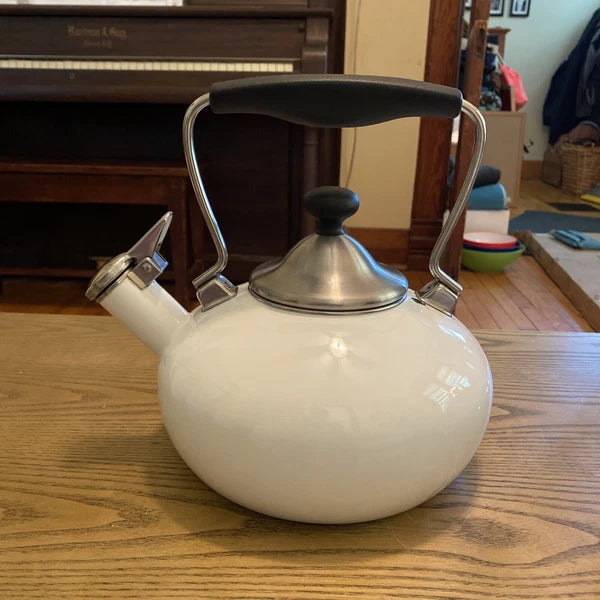 Chantal Tea Kettle White Enamel On Steel 1.7 Qt