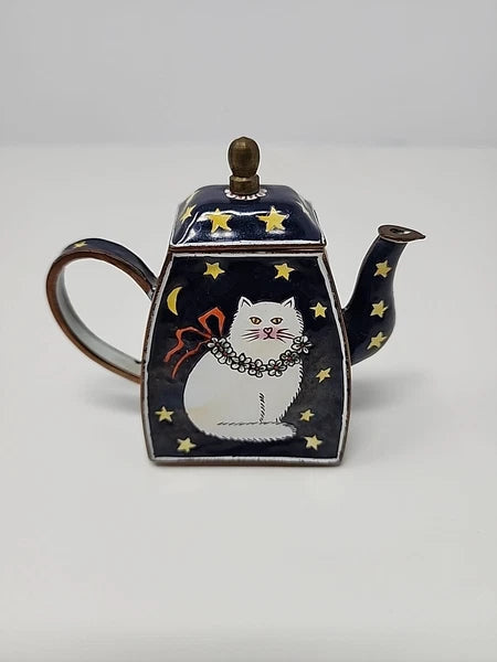 MINI ENAMEL TEA KETTLE TEAPOT KELVIN CHEN 1999 DECORATIVE CAT STARS RETIRED