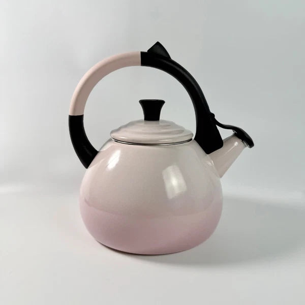 Le Creuset 1.6 qt / 1.5 L Oolong Whistling Tea Kettle – Shell Pink – New in Box