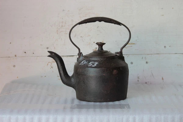 Enamel Inside Tea Kettle Vintage Cast Iron 4 Pints Kitchenware Made in England