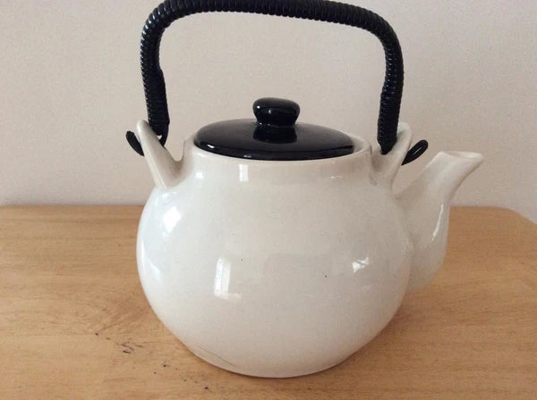 ENAMEL KETTLE TEAPOT CAT DESIGN PLASTIC HANDLE