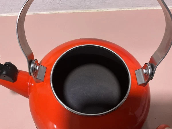 Le Creuset Red Cerise Tea Whistling Kettle 1.6L / 1.7 Qt Ombre Enamel Teapot