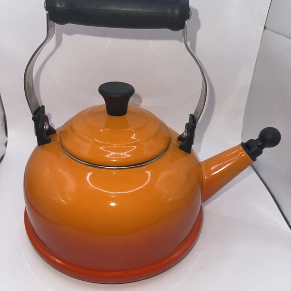Le Creuset Orange Flame Enamel Whistling Tea Kettle Pot Sturdy Handle 1.7 Qt